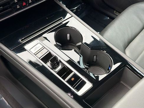 Used 2024 Volkswagen Atlas Cross Sport SEL image 28