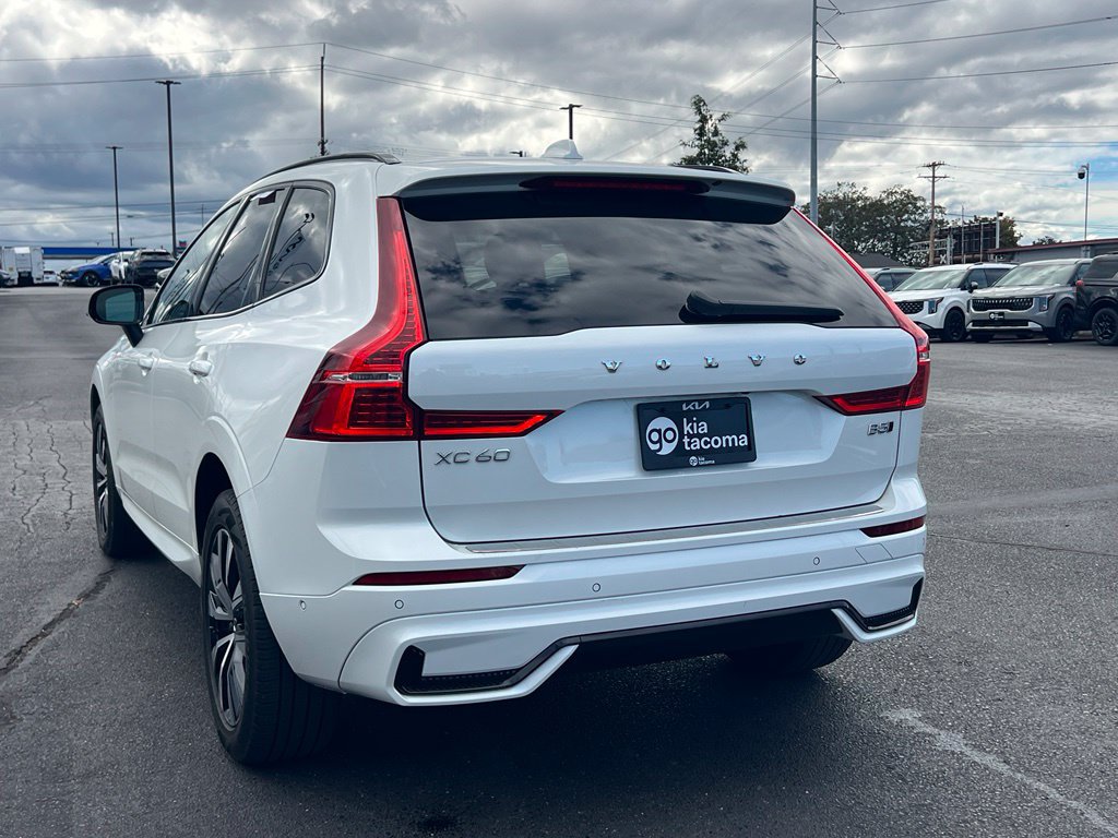 Used 2023 Volvo XC60 B5 Plus AWD/4WD image 9