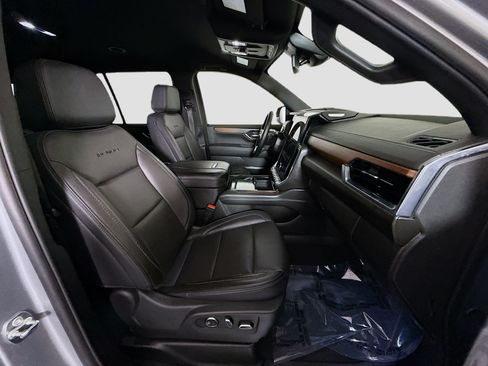 Used 2025 GMC Yukon Denali AWD/4WD image 29