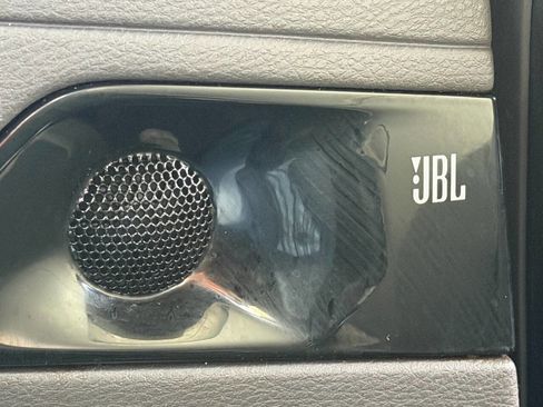 Used 2019 Toyota Avalon Limited image 34