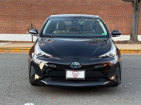 Used 2018 Toyota Prius Two image 3
