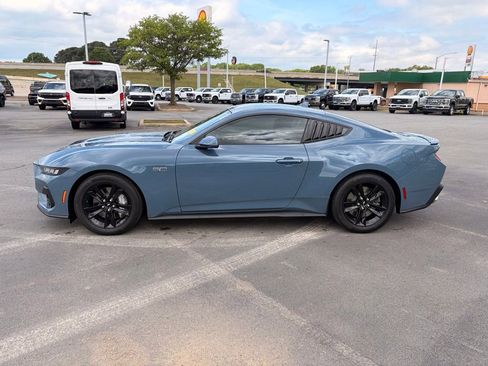 Used 2025 Ford Mustang GT RWD image 4