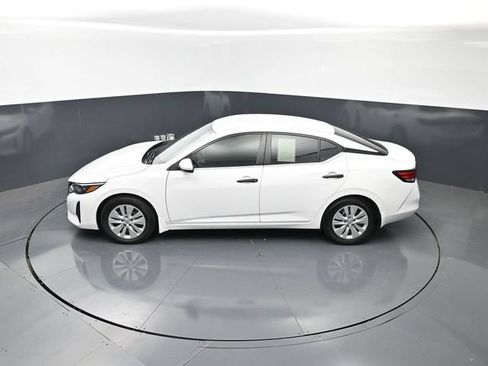 Used 2025 Nissan Sentra S FWD image 17