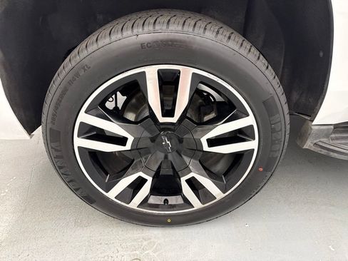 Used 2019 Chevrolet Tahoe LT w/ RST Edition RWD image 13