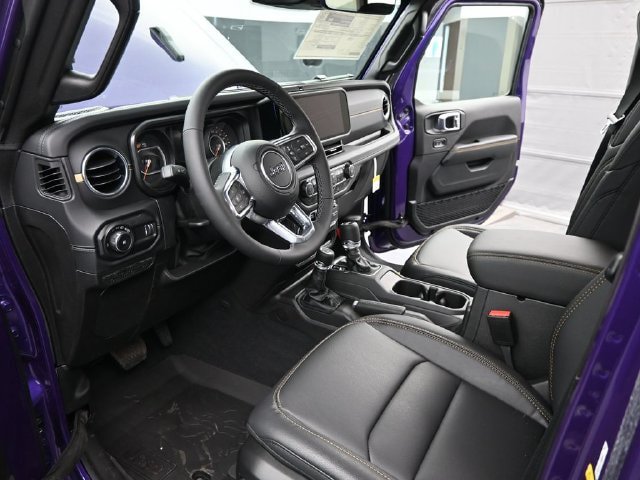 New 2026 Jeep Wrangler Unlimited Sahara w/ Whitecap Package AWD/4WD image 9