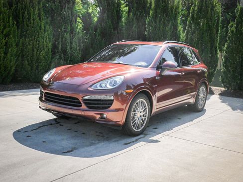 Used 2012 Porsche Cayenne S image 5