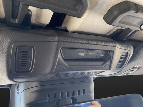 New 2025 Jeep Gladiator Willys image 24