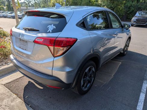 Used 2018 Honda HR-V EX image 2
