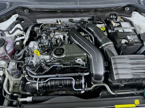 Used 2023 Volkswagen Taos SE w/ Panoramic Sunroof Package image 30