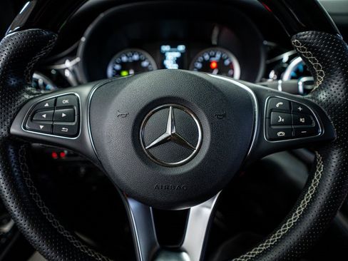 Used 2021 Mercedes-Benz Metris Passenger image 44