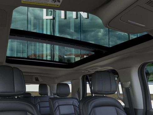 New 2025 Lincoln Navigator Reserve image 22