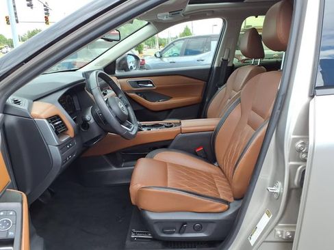 Used 2024 Nissan Rogue Platinum w/ Platinum Premium Package AWD/4WD image 20