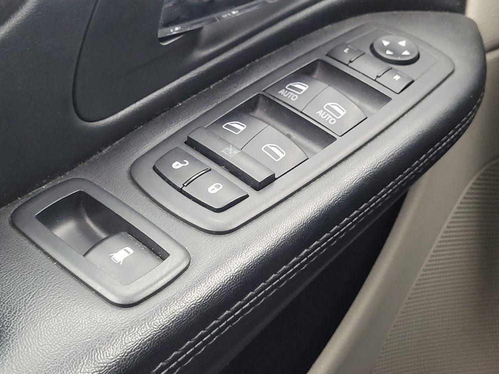 Used 2019 Dodge Grand Caravan SE w/ UConnect Hands-Free Group FWD image 27