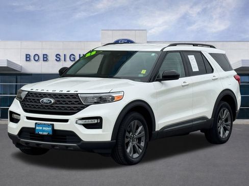 Used 2023 Ford Explorer XLT w/ Equipment Group 202A AWD/4WD image 42