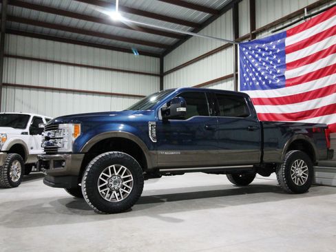 Used 2017 Ford F250 King Ranch w/ King Ranch Ultimate Package image 4