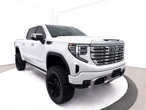 Used 2024 GMC Sierra 1500 Denali w/ Denali Reserve Package AWD/4WD image 15