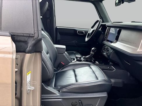 Certified 2025 Ford Bronco Outer Banks AWD/4WD image 9
