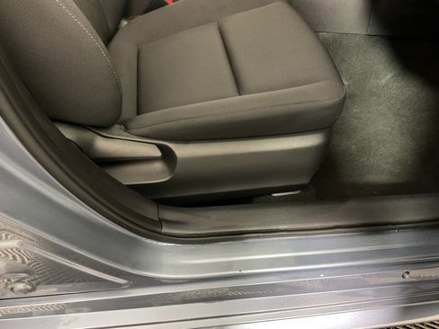 Used 2025 Toyota Corolla LE image 36