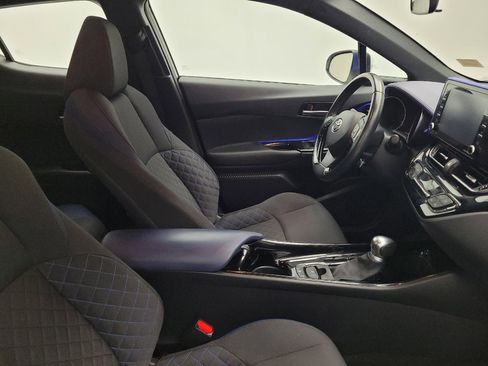Used 2020 Toyota C-HR XLE FWD image 21