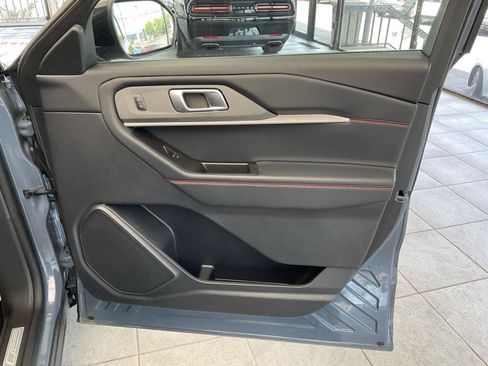 Used 2025 Ford Explorer ST-Line AWD/4WD image 13