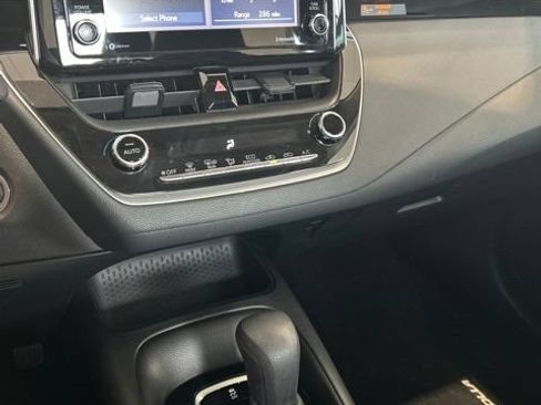 Used 2021 Toyota Corolla LE w/ LE Convenience Package FWD image 11