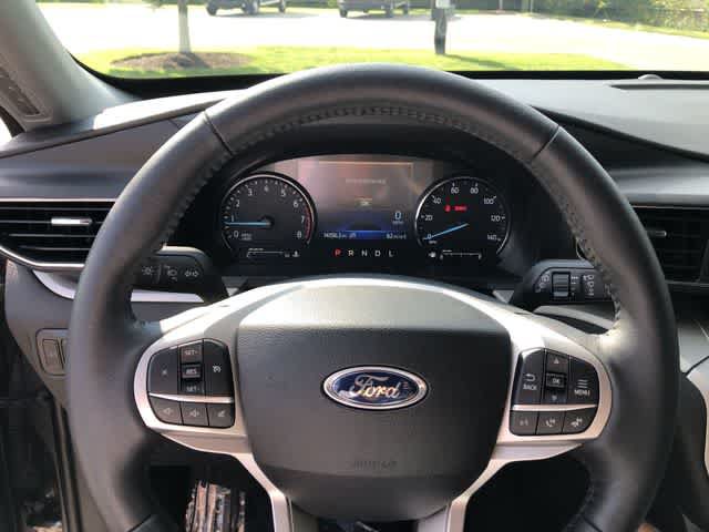 Used 2024 Ford Explorer XLT w/ Equipment Group 202A AWD/4WD image 19