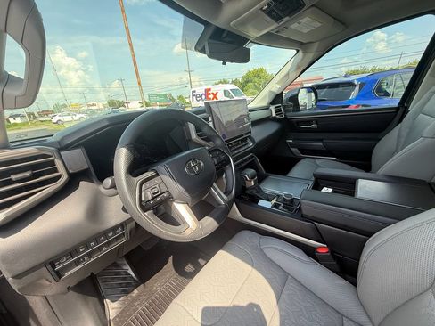 Used 2023 Toyota Sequoia SR5 w/ SR5 Premium Package AWD/4WD image 14