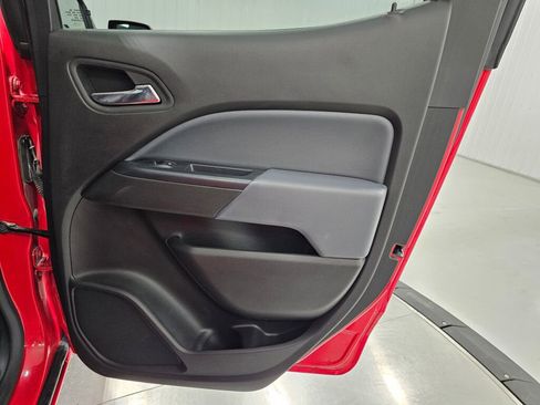 Used 2016 Chevrolet Colorado Z71 image 30