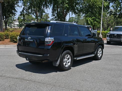 Used 2017 Toyota 4Runner SR5 Premium RWD image 4