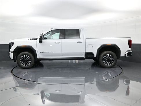 Used 2025 GMC Sierra 2500 Denali Ultimate image 8
