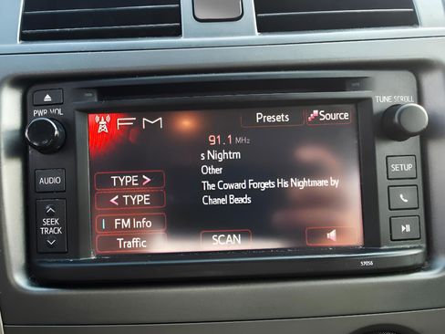 Used 2013 Toyota Corolla image 28