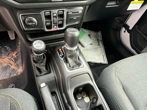 New 2026 Jeep Gladiator Sport image 25