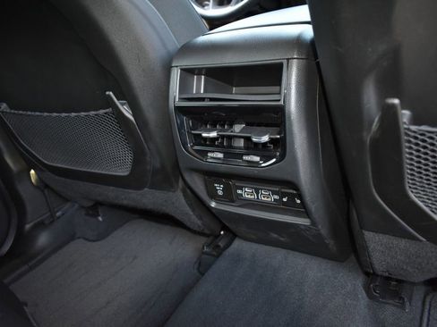 Used 2024 Jeep Grand Cherokee Limited image 32