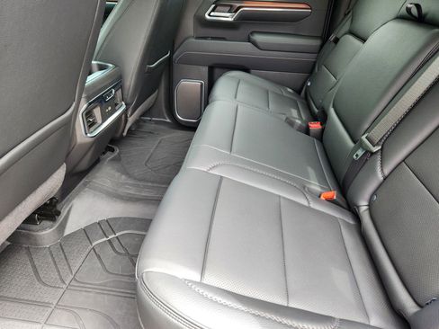 Used 2025 GMC Sierra 1500 Denali w/ Technology Package AWD/4WD image 12