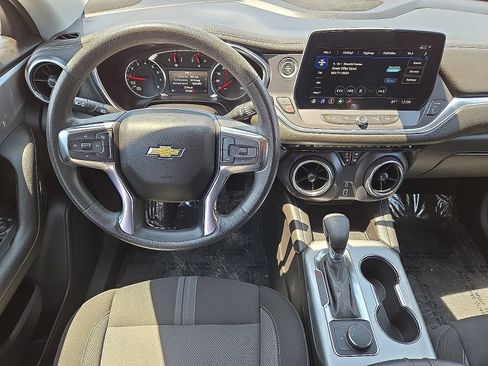 Used 2025 Chevrolet Blazer LT FWD image 17
