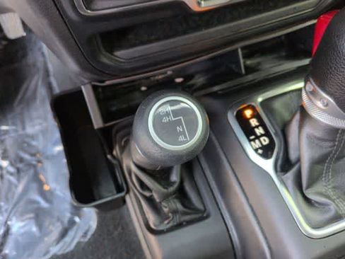 Used 2022 Jeep Wrangler Unlimited Sport AWD/4WD image 37