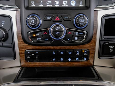 Used 2016 RAM 2500 Laramie image 26