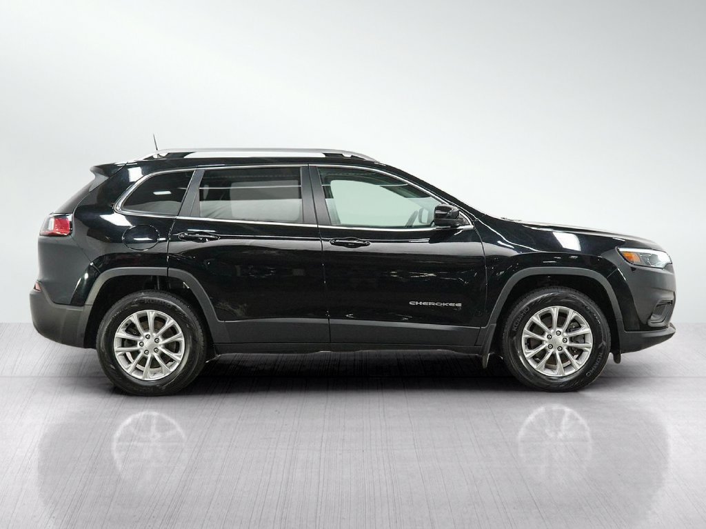 Used 2019 Jeep Cherokee Latitude w/ Cold Weather Group AWD/4WD image 6