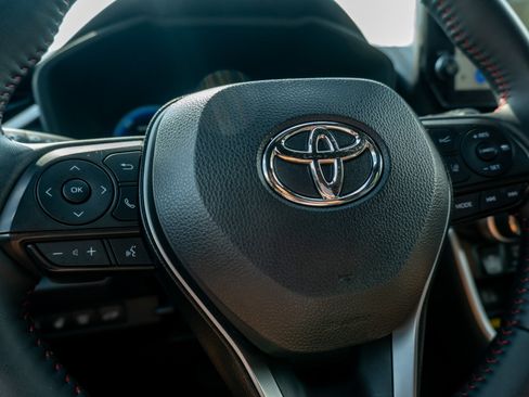 Used 2025 Toyota RAV4 XSE w/ Premium Package AWD/4WD image 31