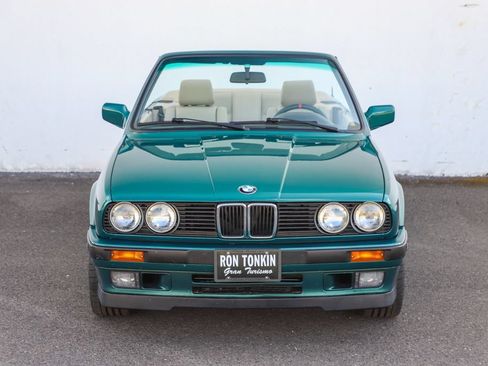 Used 1992 BMW 325i Convertible RWD image 7