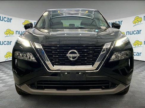 Used 2023 Nissan Rogue SV image 2