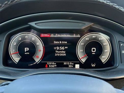 Certified 2025 Audi Q8 Prestige image 12