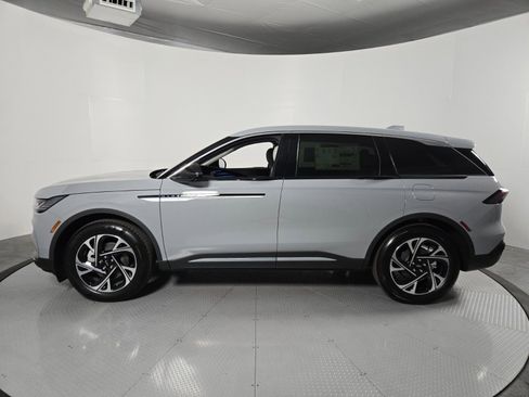 New 2026 Lincoln Nautilus Premier AWD/4WD image 8