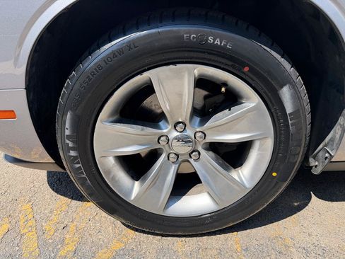 Used 2015 Dodge Challenger SXT w/ Driver Convenience Group RWD image 9