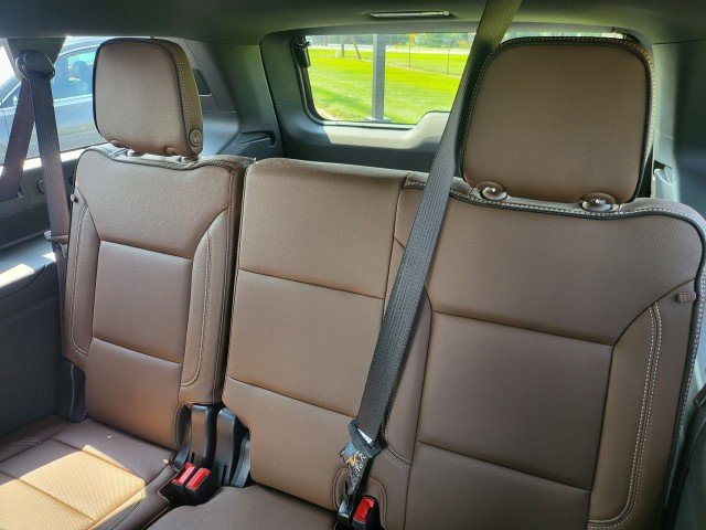 Used 2025 Chevrolet Suburban High Country AWD/4WD image 14