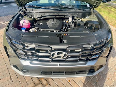 Used 2025 Hyundai Tucson SE image 15