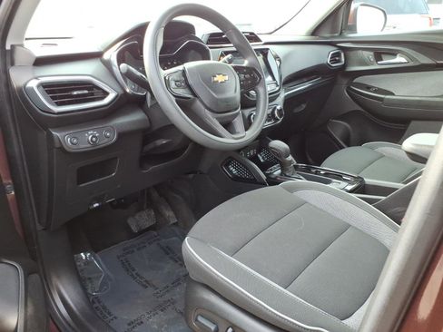 Used 2023 Chevrolet TrailBlazer LT w/ Convenience Package image 11