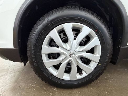 Used 2018 Nissan Rogue S AWD/4WD image 11