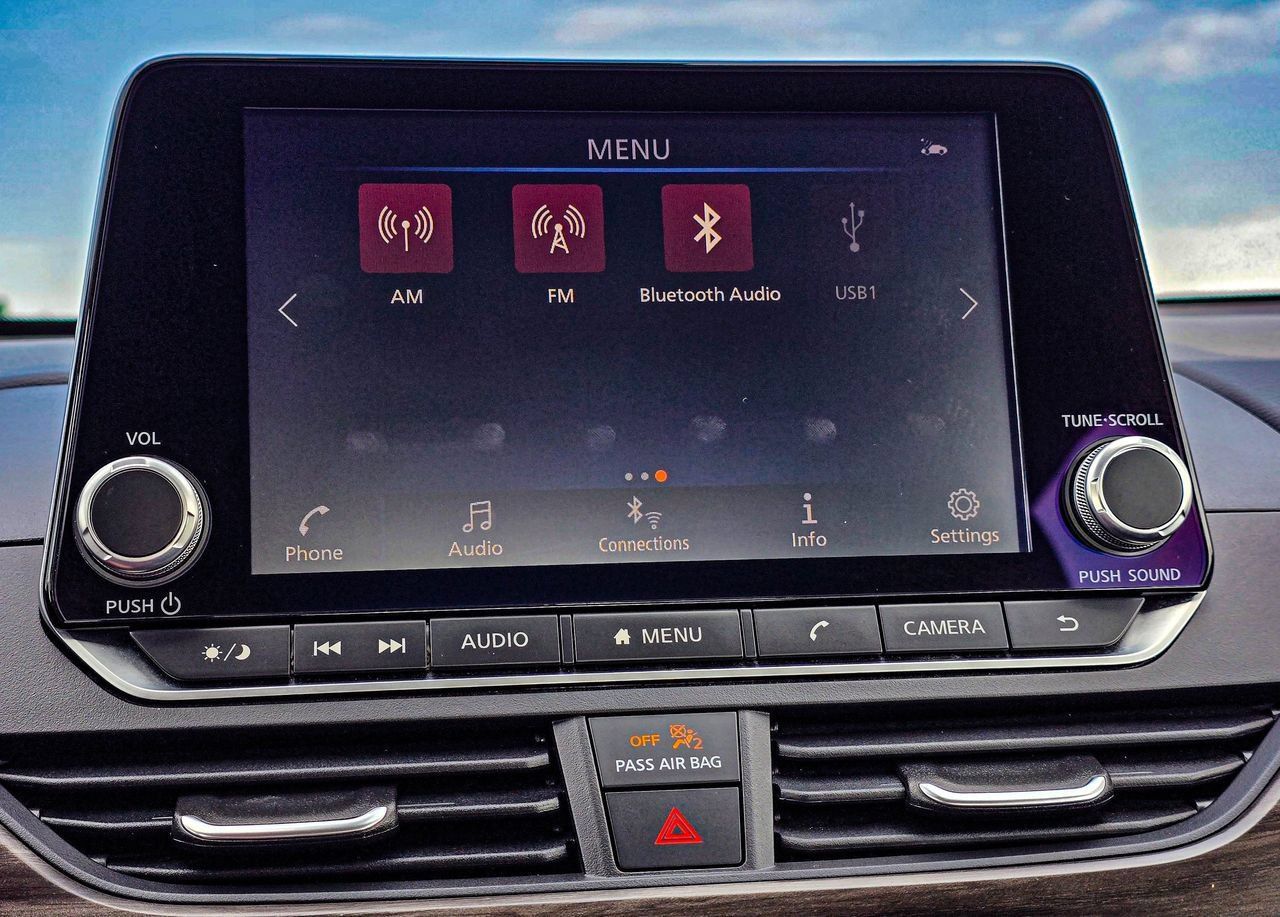 Used 2025 Nissan Altima 2.5 SV FWD image 18