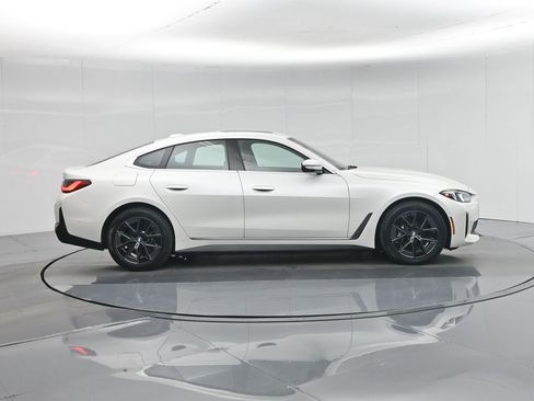 Used 2025 BMW i4 eDrive40 image 31